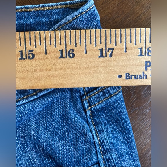 Ladies Size 12 Apt.9 Modern Straight Crop Capris - Picture 13 of 16